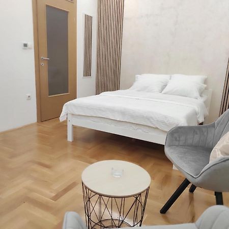 Studio Apartman Lukavica Sarajevo Bagian luar foto